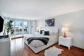 Tropical Bliss With Pool Hot Tub