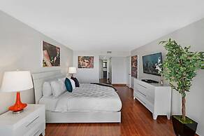 Tropical Bliss With Pool Hot Tub