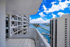 Relaxing Getaway With Pool and Bay Vista