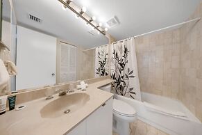 Relaxing Getaway With Pool and Bay Vista