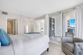 Relaxing Getaway With Pool and Bay Vista