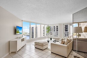 Relaxing Getaway With Pool and Bay Vista