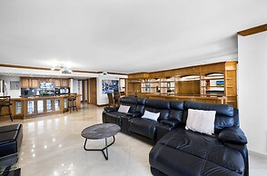Seaside Serenity With Pool and Balcony