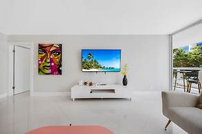 Turquoise Waves Oasis