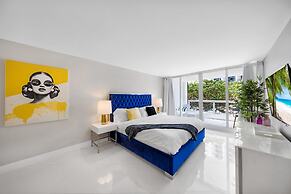 Turquoise Waves Oasis