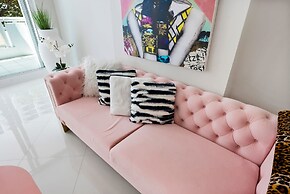 Turquoise Waves Oasis