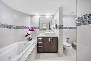 Turquoise Waves Oasis