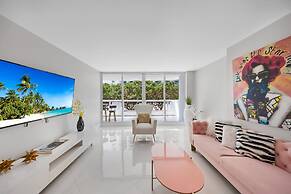 Turquoise Waves Oasis