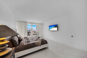 Edgy and Unique Condo on the Bay