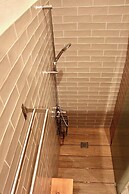 ANANDA GUESTHOUSE AL