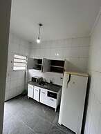 Chale com ar na praia da Enseada