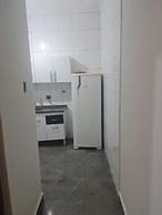 Chale com ar na praia da Enseada