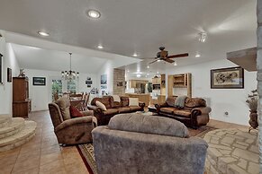 Serene Creek Front Home With Games+grill!