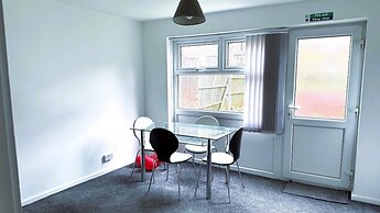Homestays - Modern House Near Coventry City Centre