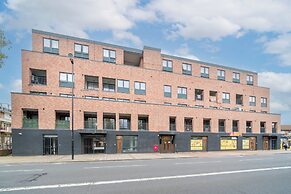 3 Bed- Full Balcony - Closetoo2 & Excel