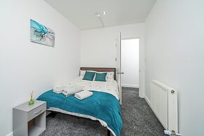 3 Bed- Full Balcony - Closetoo2 & Excel