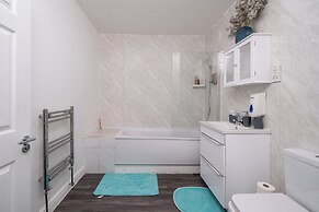 3 Bed- Full Balcony - Closetoo2 & Excel