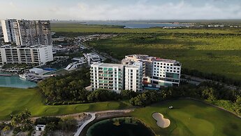 EHDEN Vacation Suites Puerto Cancún
