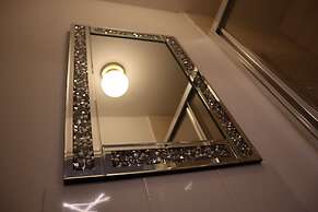 Stylish Urban Escape Near Nec, Airport, Hs2