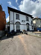 Cozy City Apartment in Reading