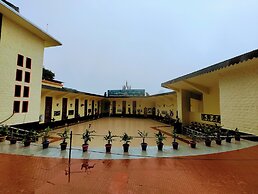 Hidden Monkey Stays Darjeeling, Railway Station