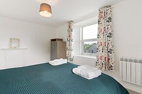 Delightful Family Getaway Cornwall