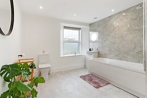 Delightful Family Getaway Cornwall