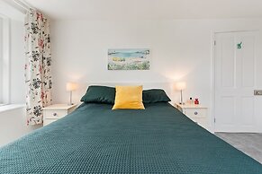 Delightful Family Getaway Cornwall