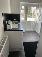 Cozy Gogarstone Cottage in Newbridge