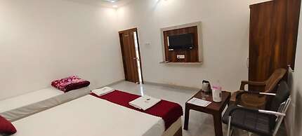 Goroomgo Mateshwari Palace Ayodhya