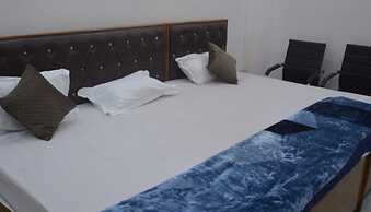 Goroomgo Mateshwari Palace Ayodhya