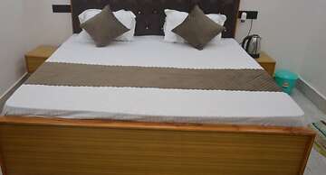 Goroomgo Mateshwari Palace Ayodhya