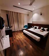 Goroomgo the lotus Grand Kalka