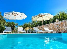 Wonderful Brsec Apartments With Sea View and Shared Pool