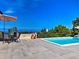 Wonderful Brsec Apartments With Sea View and Shared Pool