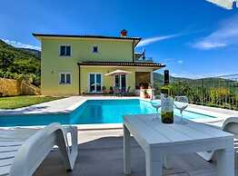 Wonderful Brsec Apartments With Sea View and Shared Pool