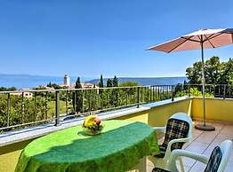 Wonderful Brsec Apartments With Sea View and Shared Pool