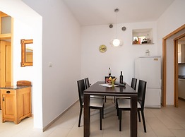 Elegant Lovran Apartment With Sea View