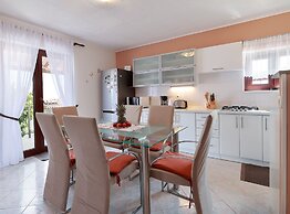 Sunny Holiday Home With Terrace