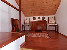 Sunny Holiday Home With Terrace