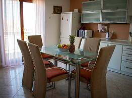 Sunny Holiday Home With Terrace