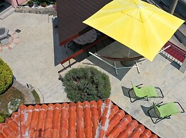 Sunny Holiday Home With Terrace