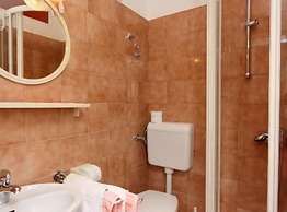 Beachside Serenity Apartments in Barbot