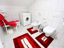 Beachside Serenity Apartments in Barbot