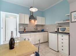 Beachside Serenity Apartments in Barbot