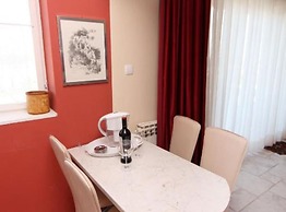 Beachside Serenity Apartments in Barbot