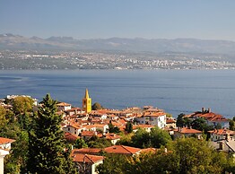 Stylish Lovran Sea View Apartments