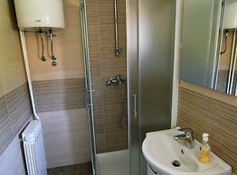 Scenic Retreat Rooms and Family Apartment