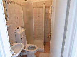 Scenic Retreat Rooms and Family Apartment