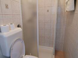 Scenic Retreat Rooms and Family Apartment